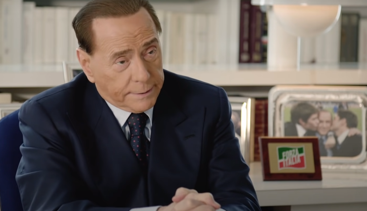 Româncele lui Silvio Berlusconi. De la „mărturie minicinoasă” la proces, la cadouri și acuzații de prostituție