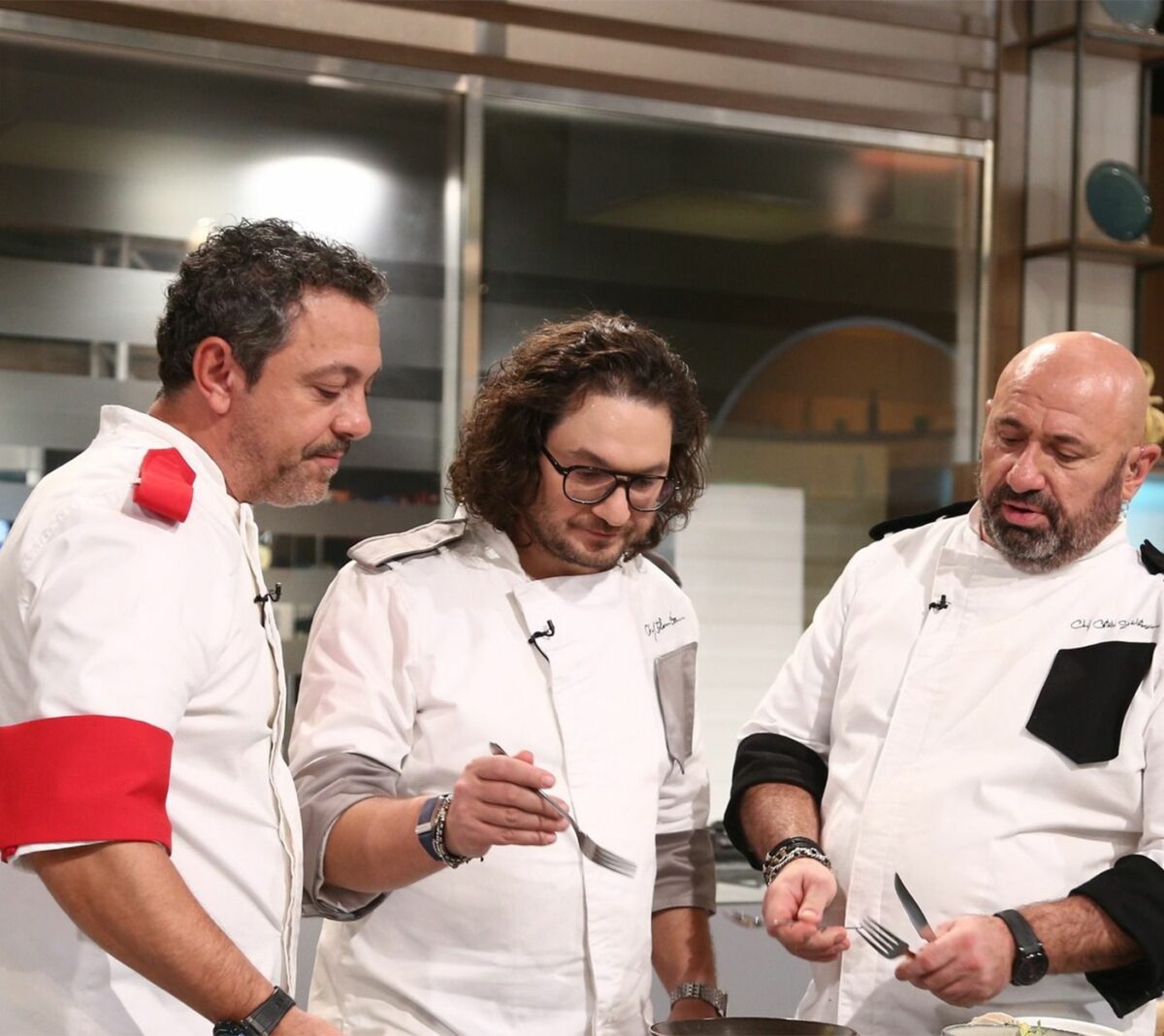 Imagine Stire Trei eliminări la Chefi la Cuțite! Joc de foc la Antena 1! Se vor afla semifinaliștii | 2review.ro