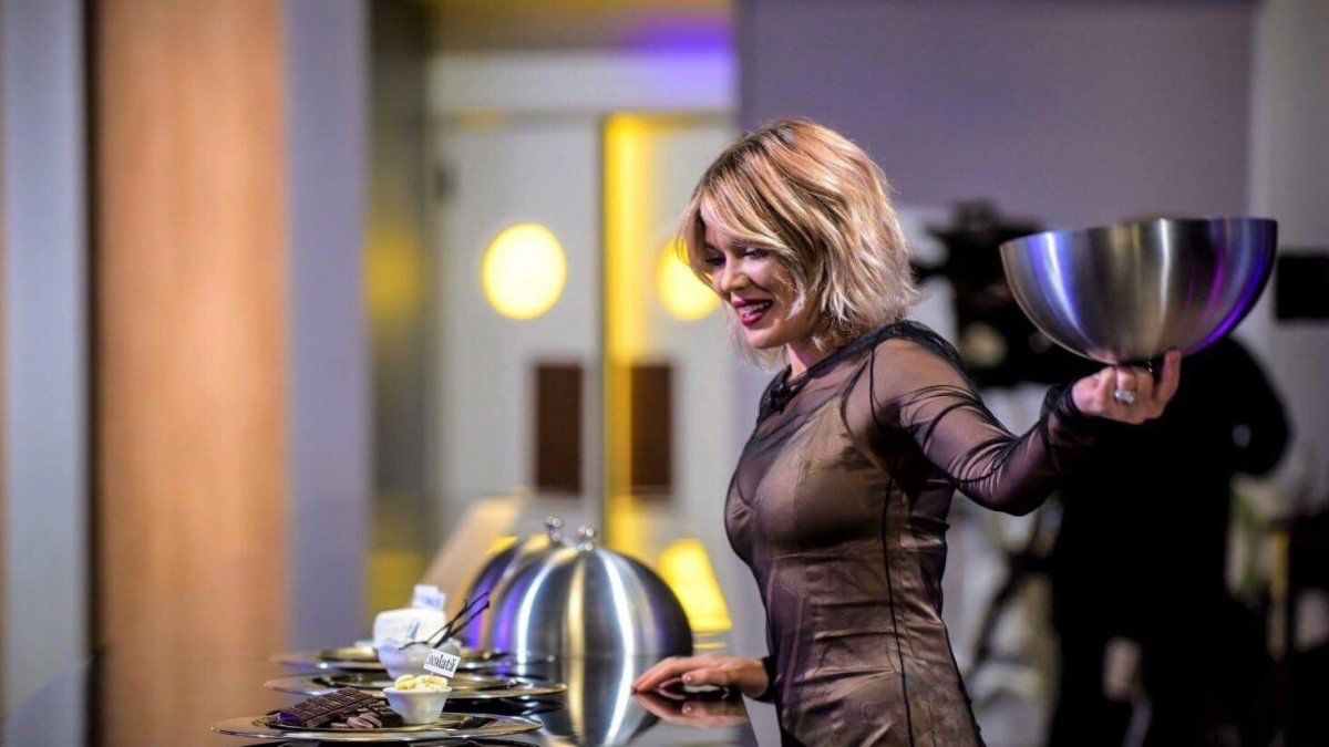 Imagine Stire De ce nu gustă Gina Pistol din toate preparatele de la Chefi la Cuțite. Prezentatoarea emisiunii de la Antena 1 s-a plâns de această problemă | 2review.ro