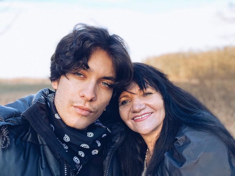 Imagine Stire Flavius de la Casa Iubirii trece prin clipe grele. Mama tânărului s-a stins din viață: „Cel mai greu moment de până acum” | 2review.ro