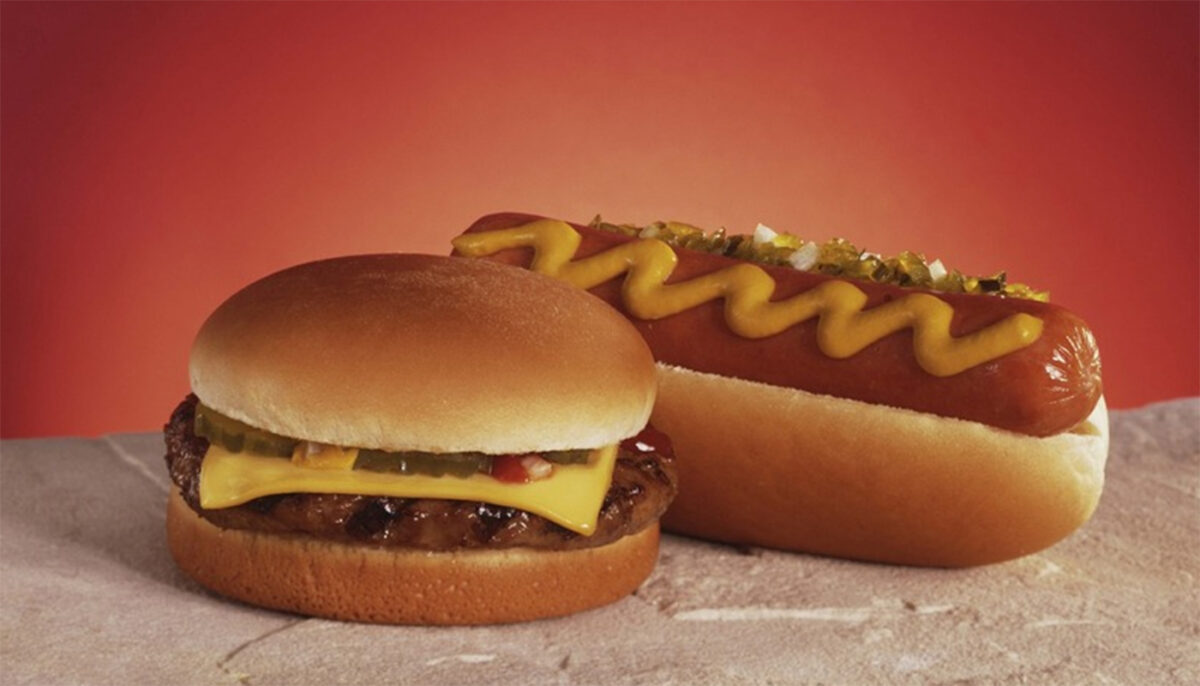 Hamburger sau hot-dog: Care este mai sănătos, de fapt?! Experții au răspunsul