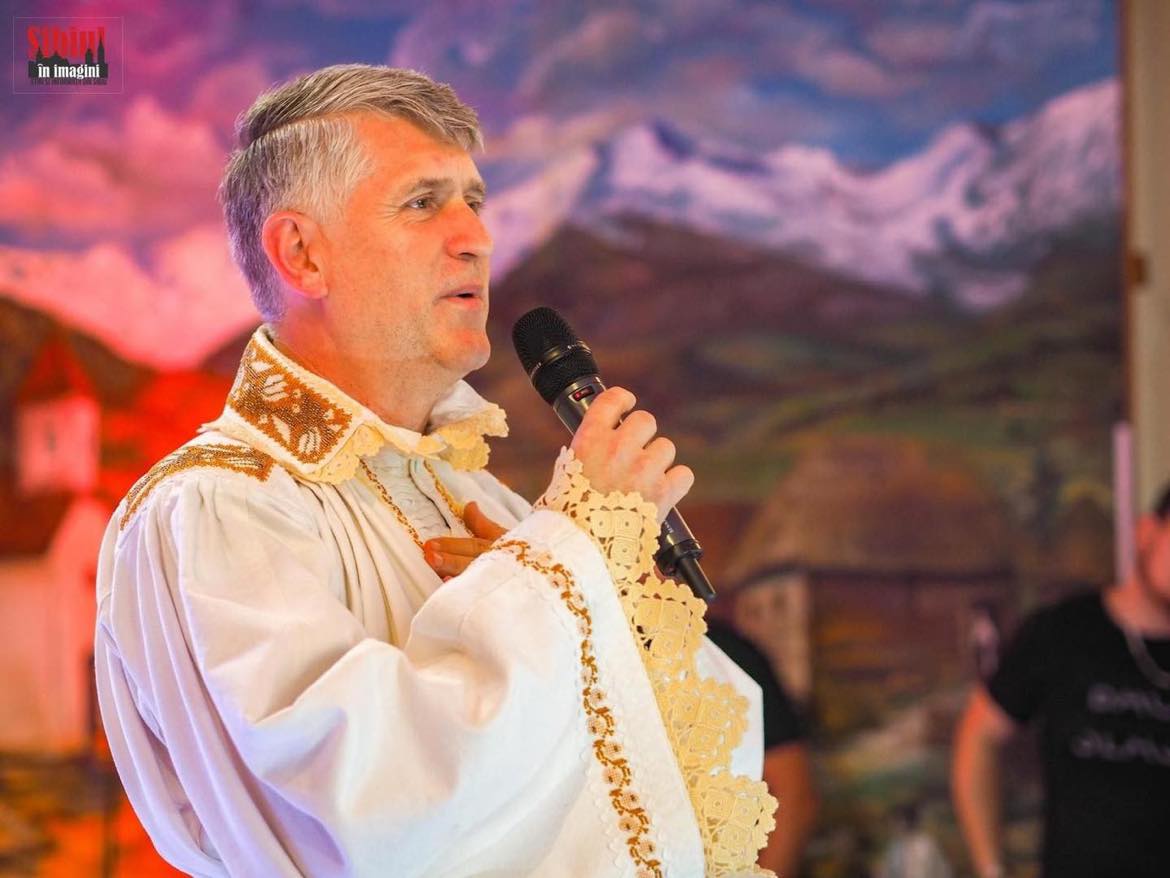 Imagine Stire Cu cine a apărut Cristian Pomohaci după scandalul în care a fost implicat. Filmulețul a strâns zeci de mii de aprecieri de la admiratorii cântărețului | 2review.ro