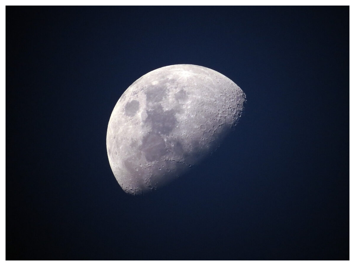 Imagine Stire Zodiile din horoscop, influenţate de Luna Nouă din 16 august. Ce se întâmplă în vieţile Leilor și al Fecioarelor | 2review.ro