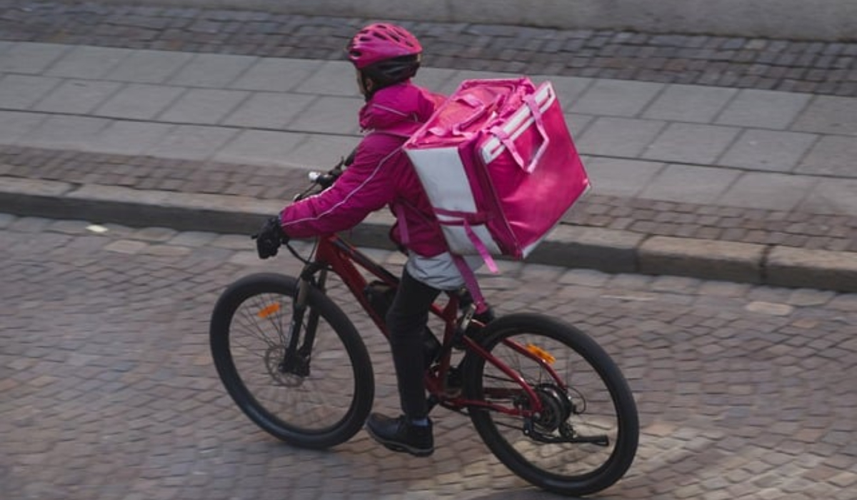 Livrator străin, în comă la spital după ce a fost bătut cu o bucată de lemn și tâlhărit în Cluj-Napoca