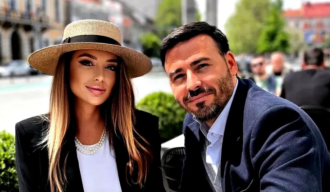 Imagine Stire Și-au spus adio! „Prințul” Adrian Cristea și Andreea Roșca s-au despărțit după 6 luni de relație. Prima reacție a tinerei după ruptură | 2review.ro