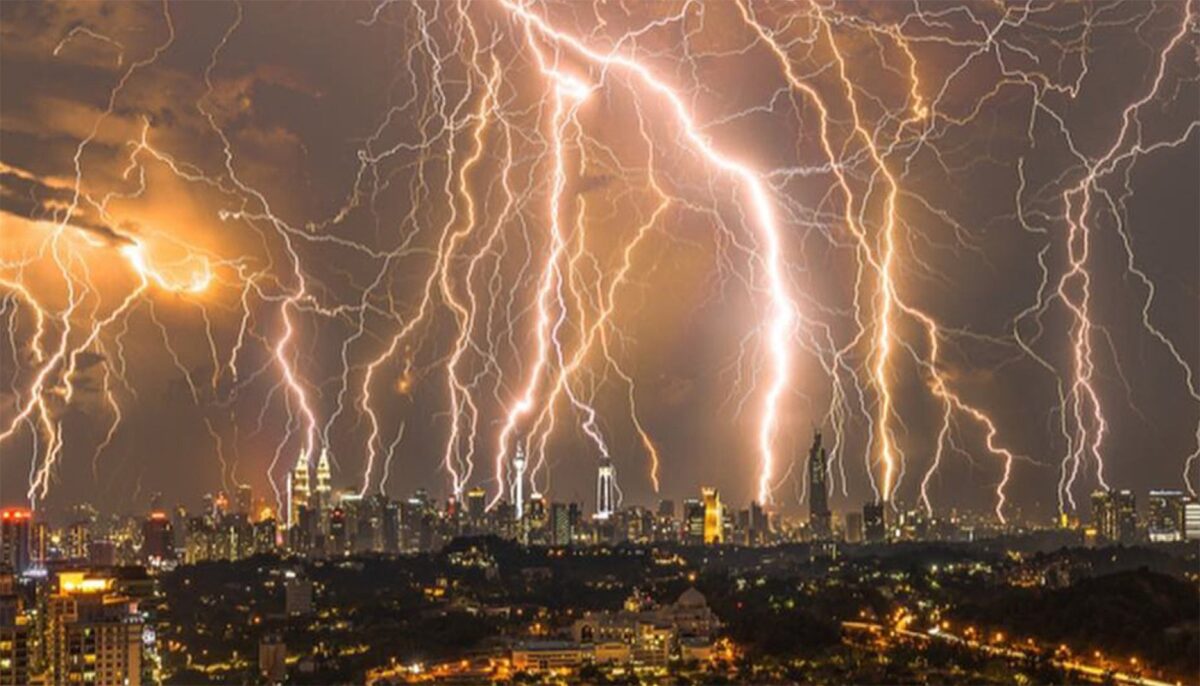 Vine furtuna electrică în România! Prognoza meteorologilor Accuweather pentru București