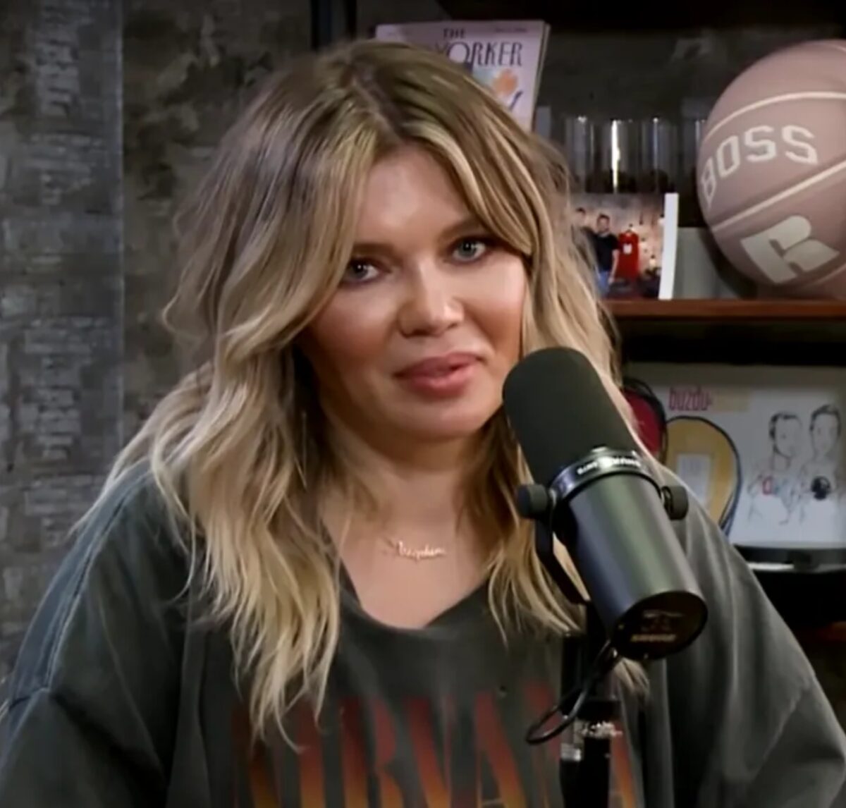 Imagine Stire Gina Pistol, imagine rară alături de băiatul pe care l-a crescut! S-a rupt de ea și muncește acum în Spania | 2review.ro