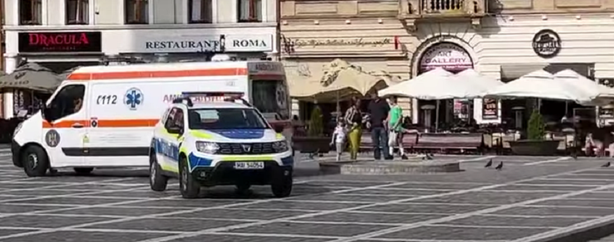 Descoperire macabră în Piața Sfatului din Brașov. A zăcut pe asfalt și sute de oameni au trecut pe lângă el