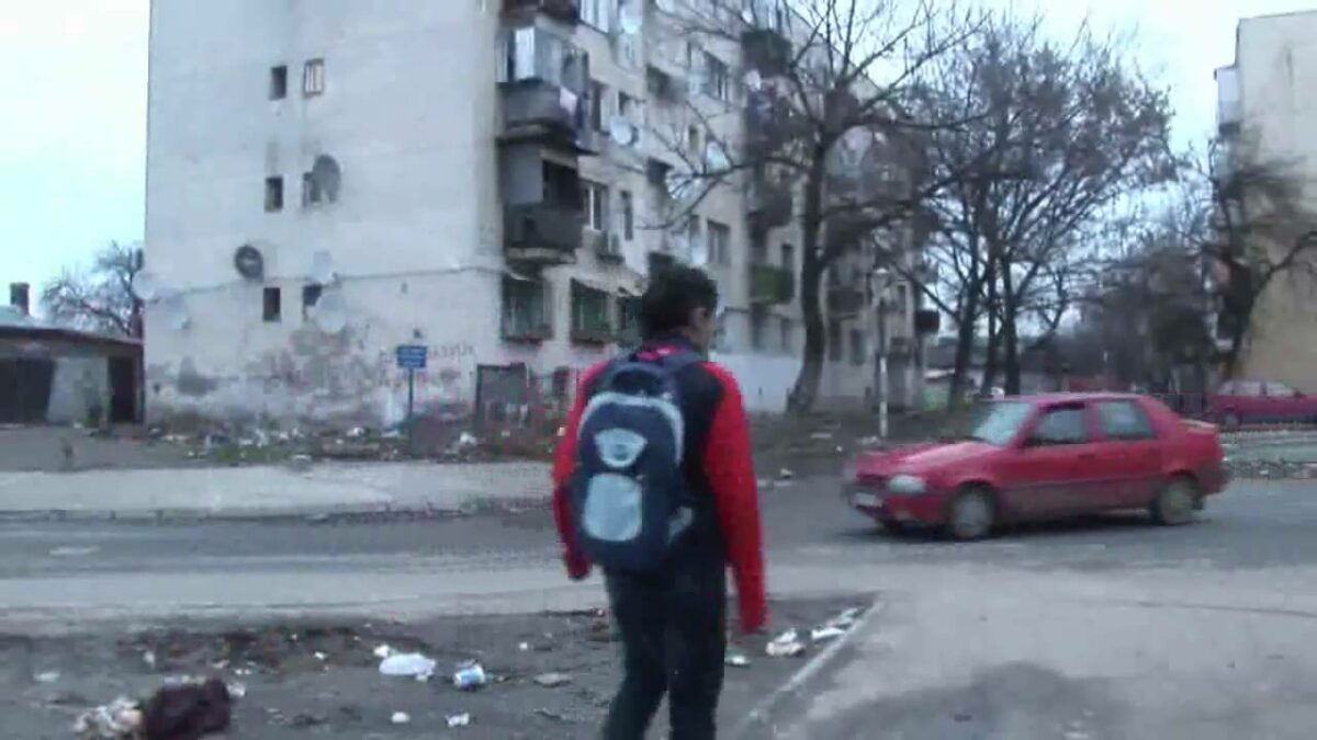 Imagine Stire Topul celor mai periculoase cartiere din București. Ce zone sunt de evitat atunci când vă cumpărați sau vă închiriați o locuință în Capitală | 2review.ro