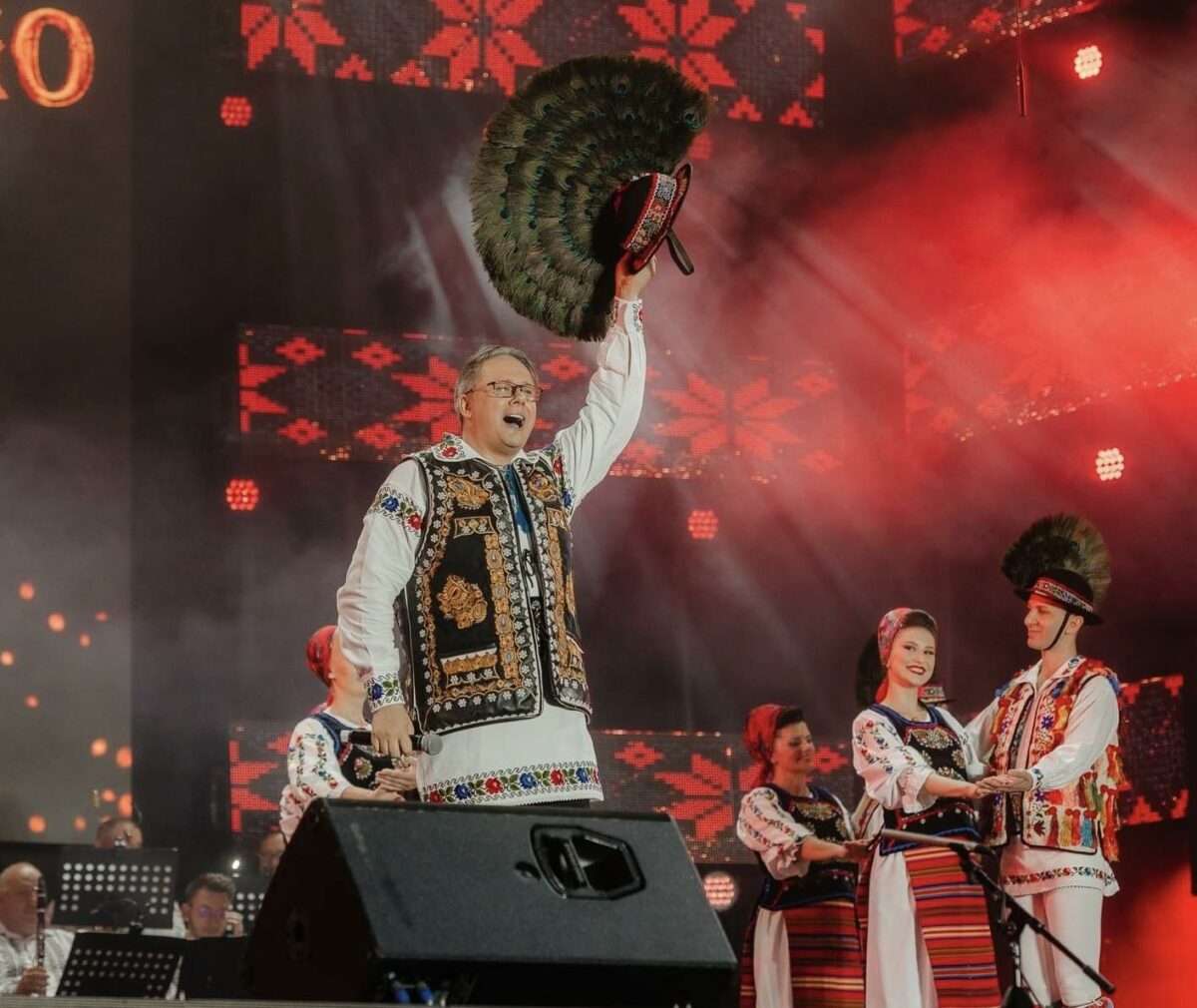 Imagine Stire Fuego, regal folcloric La Sibiu | 2review.ro