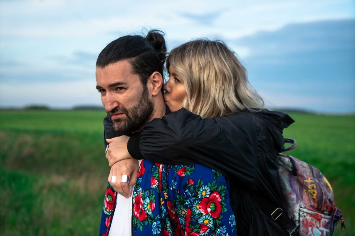 Imagine Stire Momentul pe care Smiley l-ar vrea uitat. Vedeta PRO TV a pățit-o chiar pe scenă, iar părinții l-au filmat | 2review.ro