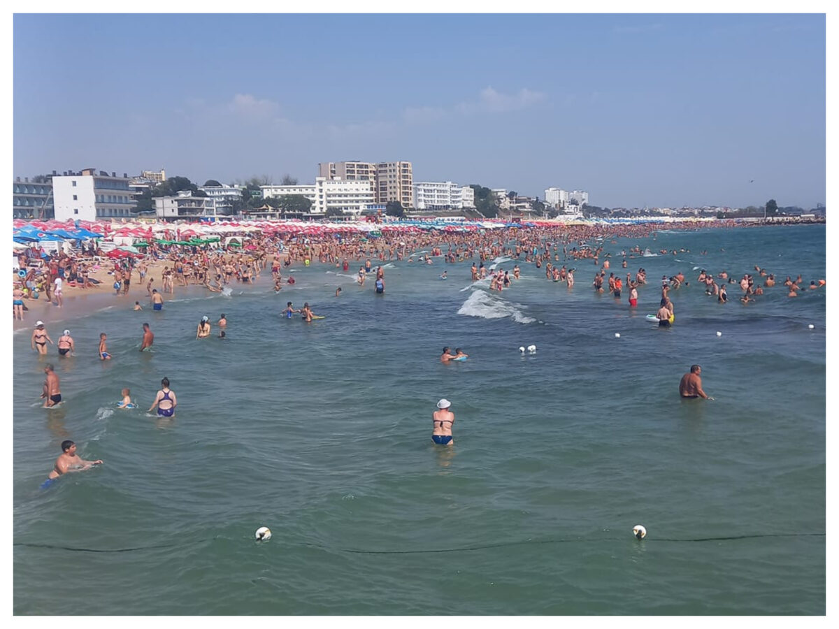 Ce vor păți turiștii care intră în mare când este arborat steagul roșu. Propunerea lui Raed Arafat