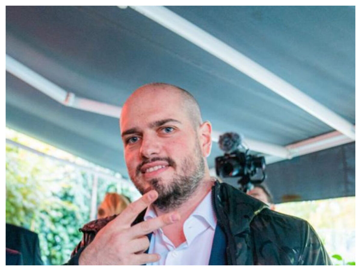 Imagine Stire BRomania și-a achiziționat un nou bolid de lux! Suma ireală pe care a scos-o din buzunar pentru bijuteria pe 4 roți | 2review.ro