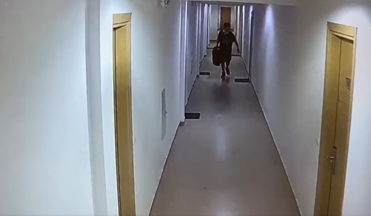 Hoțul „Spiderman” a fost prins de Poliție, în București. Se urca pe schele și intra în casele oamenilor. Ce a reușit să fure