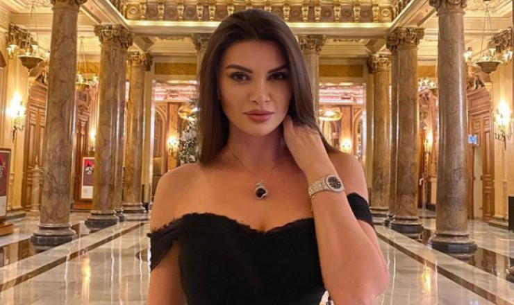 Imagine Stire Ramona Gabor, întâmplare bizară imediat după ce a pus la gât colierul de perle al mamei sale: „Eu nu cred în coincidențe” | 2review.ro
