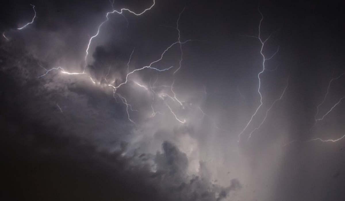 Un fenomen meteo extrem lovește cu putere în România. Prognoza actualizată venită de la ANM