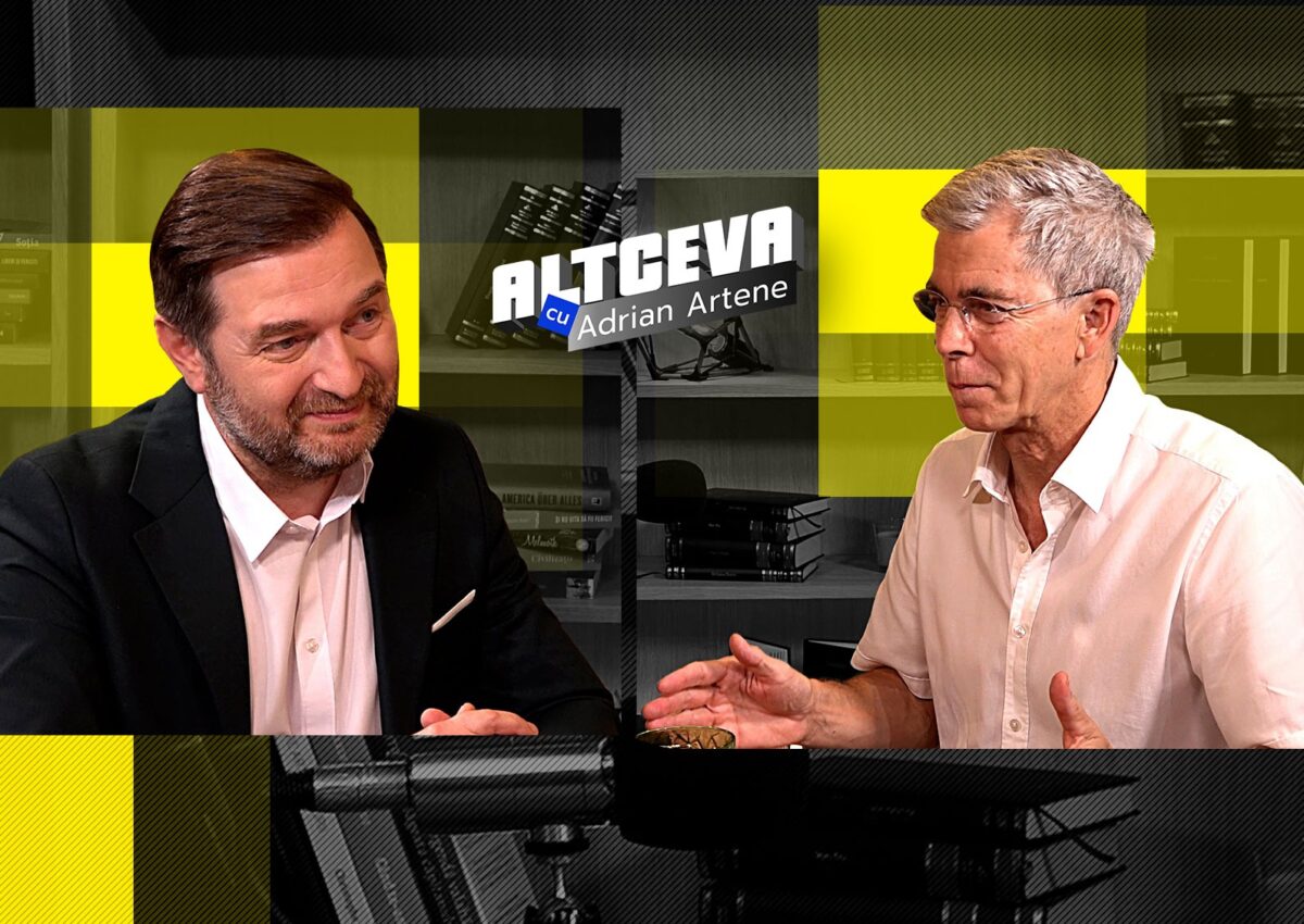 Imagine Stire Amănuntele unui interviu faimos cu Bill Clinton, scoase la iveală de John Florescu: „Se simțea tensiunea între cei doi”. Ce reacție a avut Hillary Clinton când și-a văzut soțul | 2review.ro