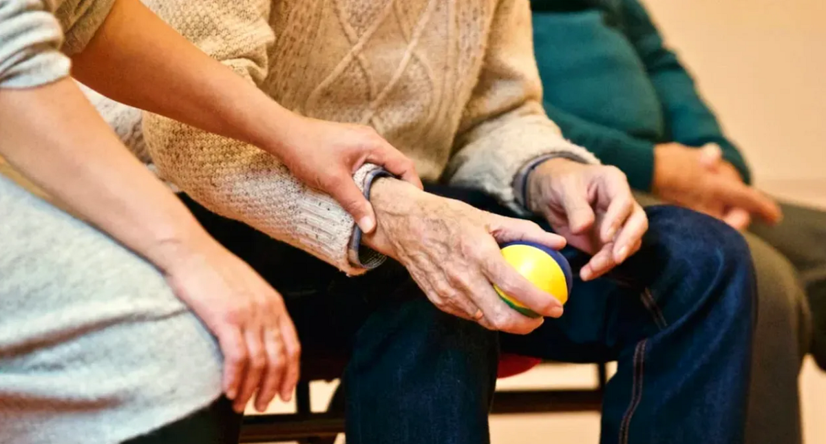 Cât costă să stai la un azil de lux din România. Prețul pe o lună este unul prohibitiv pentru mulți pensionari