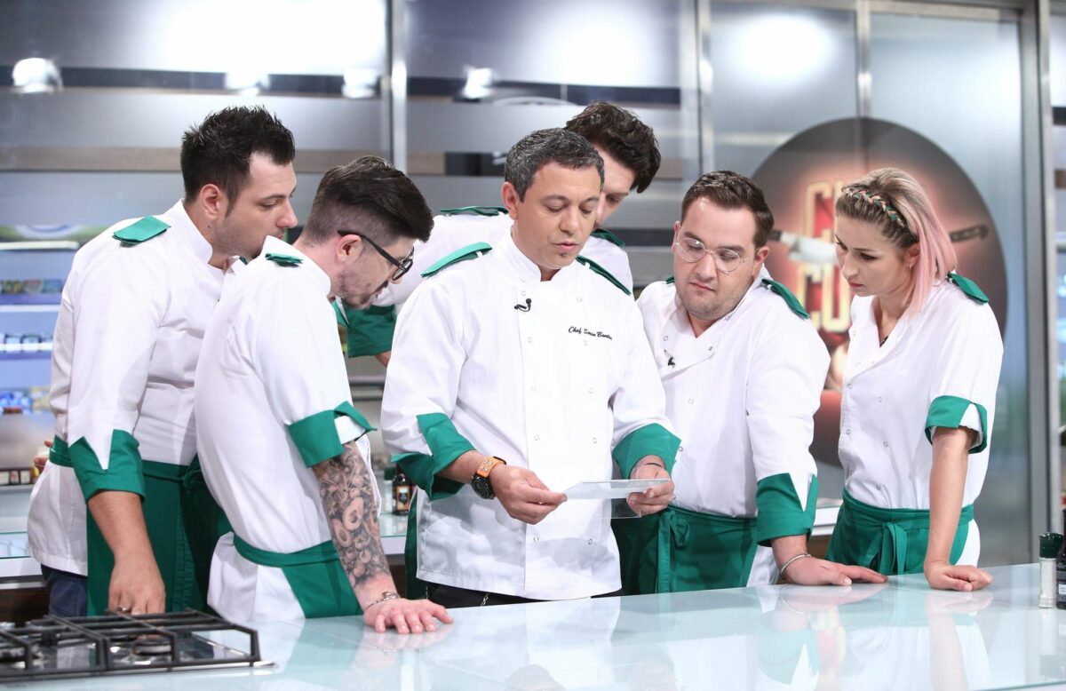 Imagine Stire Vedeta de la Chefi la Cuțite, prinsă de cutremurul devastator din Maroc. „Am scăpat doar cu zgârieturi” | 2review.ro