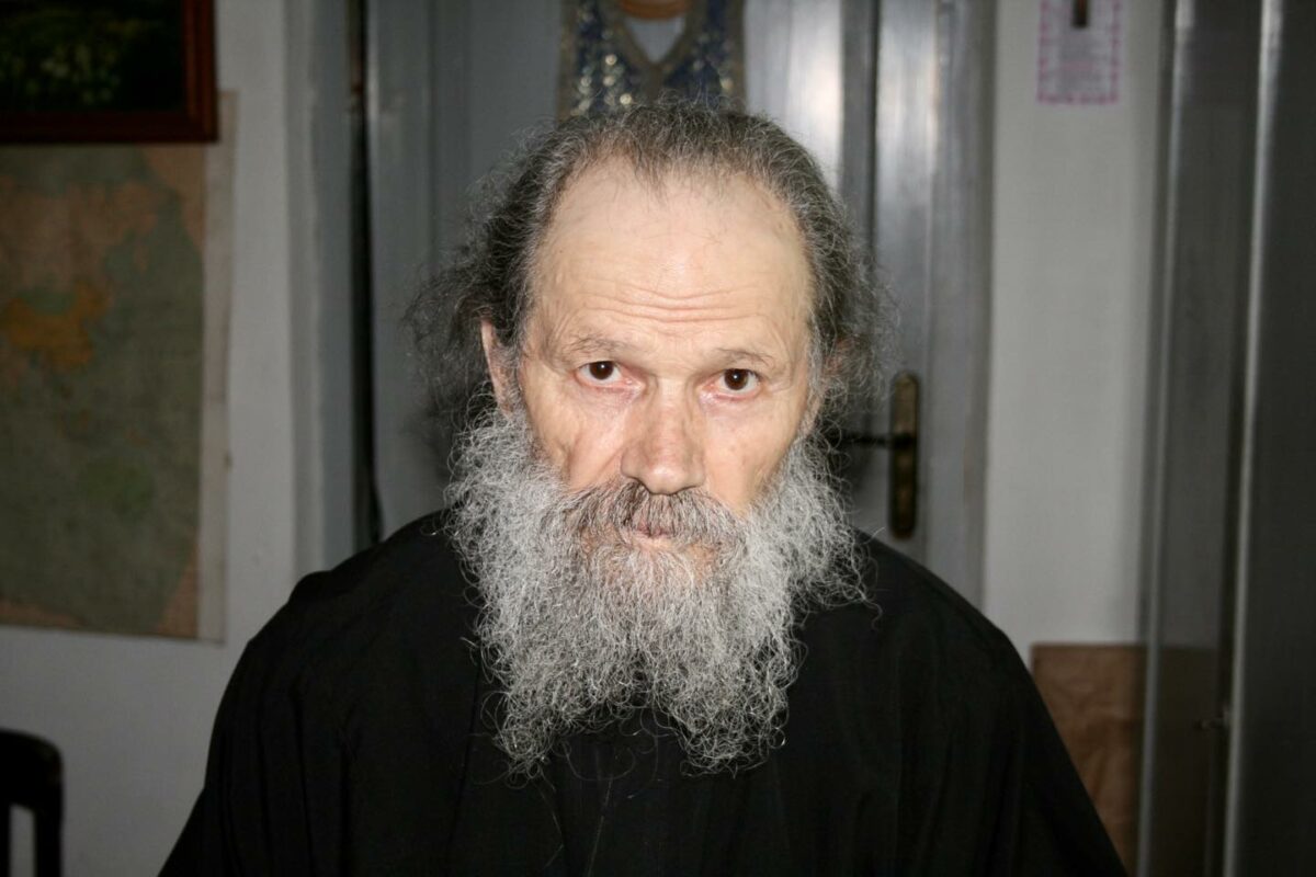 A murit părintele Simeon Zaharia. Era unul dintre cei mai iubiți duhovnici din România