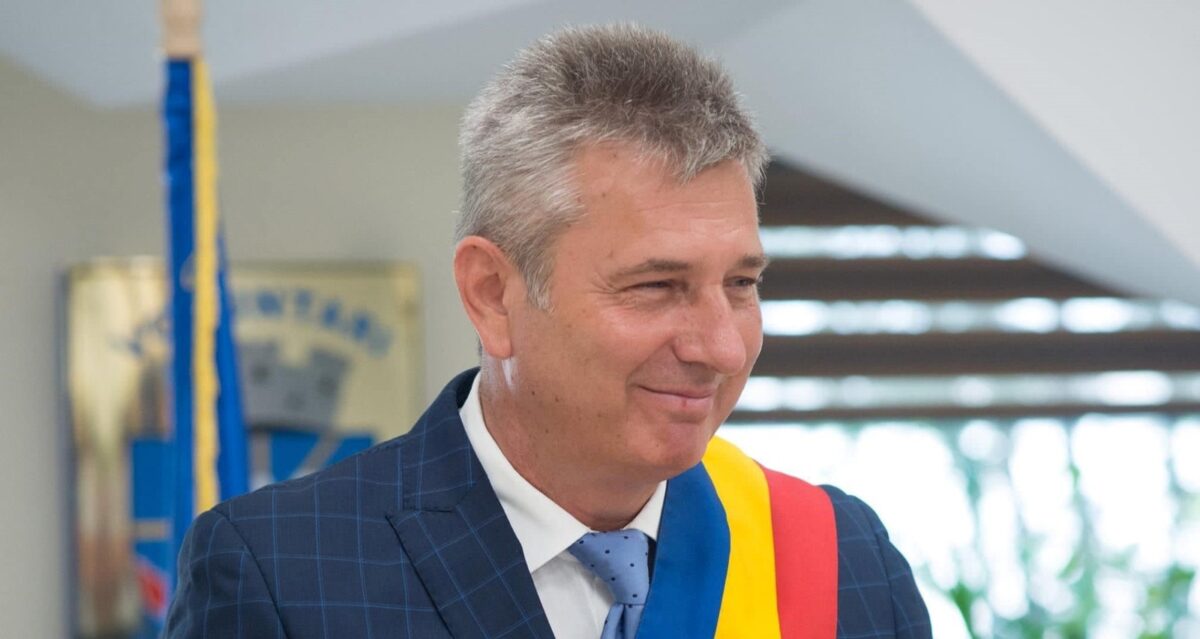Imagine Stire Primarul Florentin Pandele a divorțat de nevastă după 8 ani. Edilul din Voluntari se află la al doilea mariaj | 2review.ro
