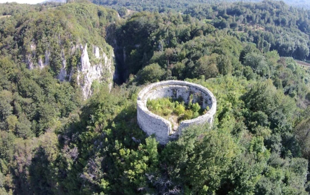 România are o cetate interzisă turiștilor, deși e în patrimoniul UNESCO. „Ni s-a spus să nu mergem”