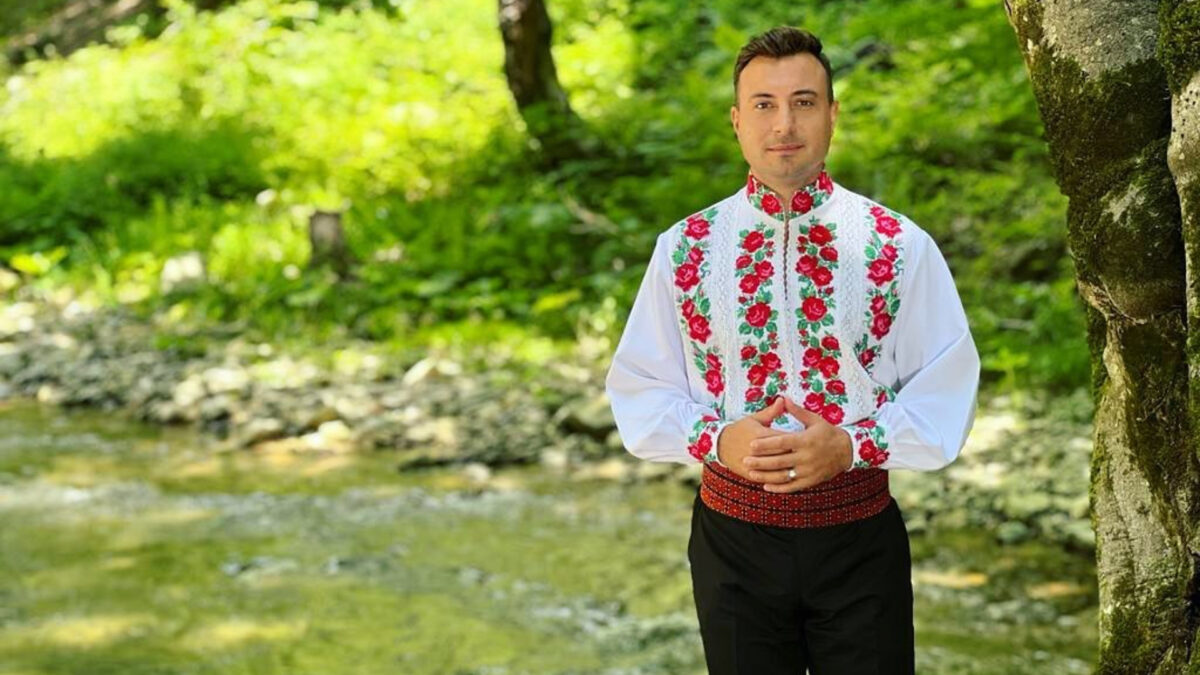Imagine Stire Anunțul făcut de Valentin Sanfira, la aproape o lună de la accidentul din Italia. Care e starea de sănătate a artistului | 2review.ro