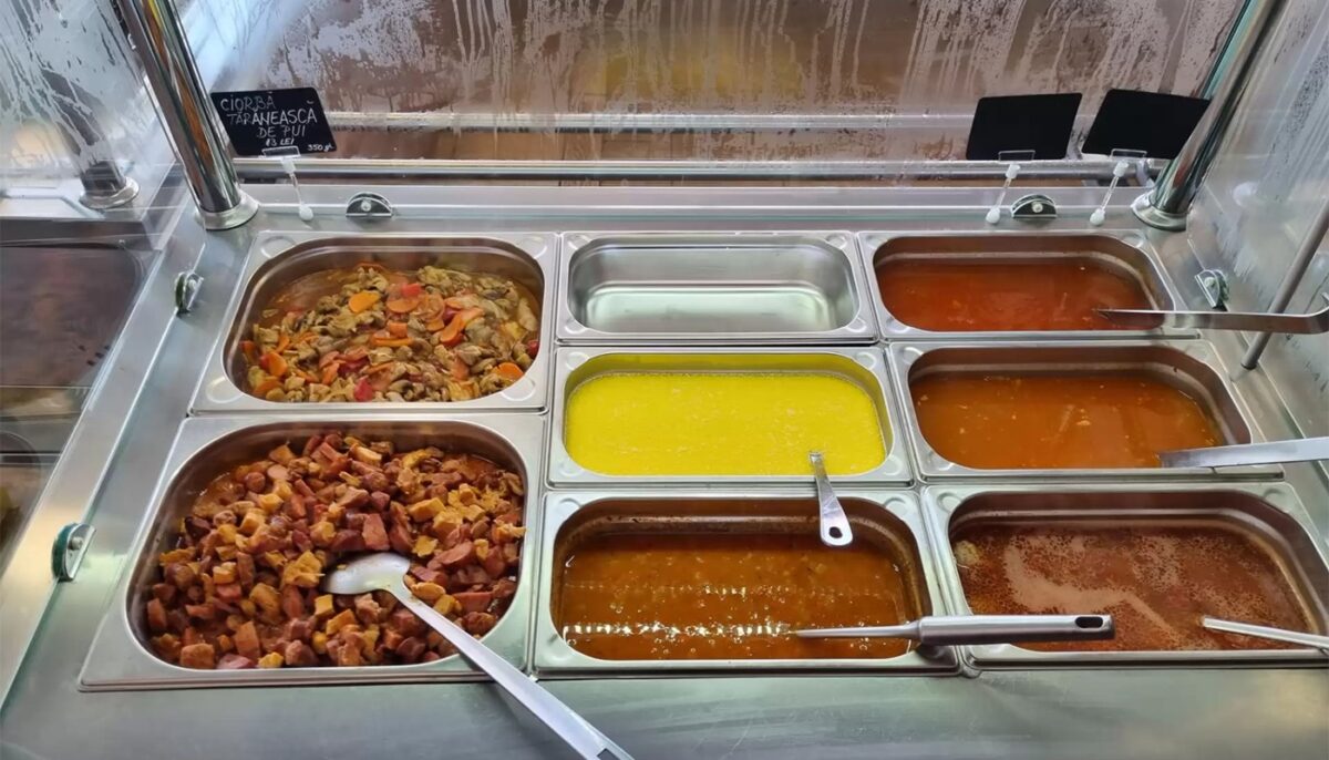 Imagine Stire Surpriză neplăcută pentru o turistă în Eforie Nord. Câți lei a plătit pentru două ciorbe, la „împinge tava” | 2review.ro