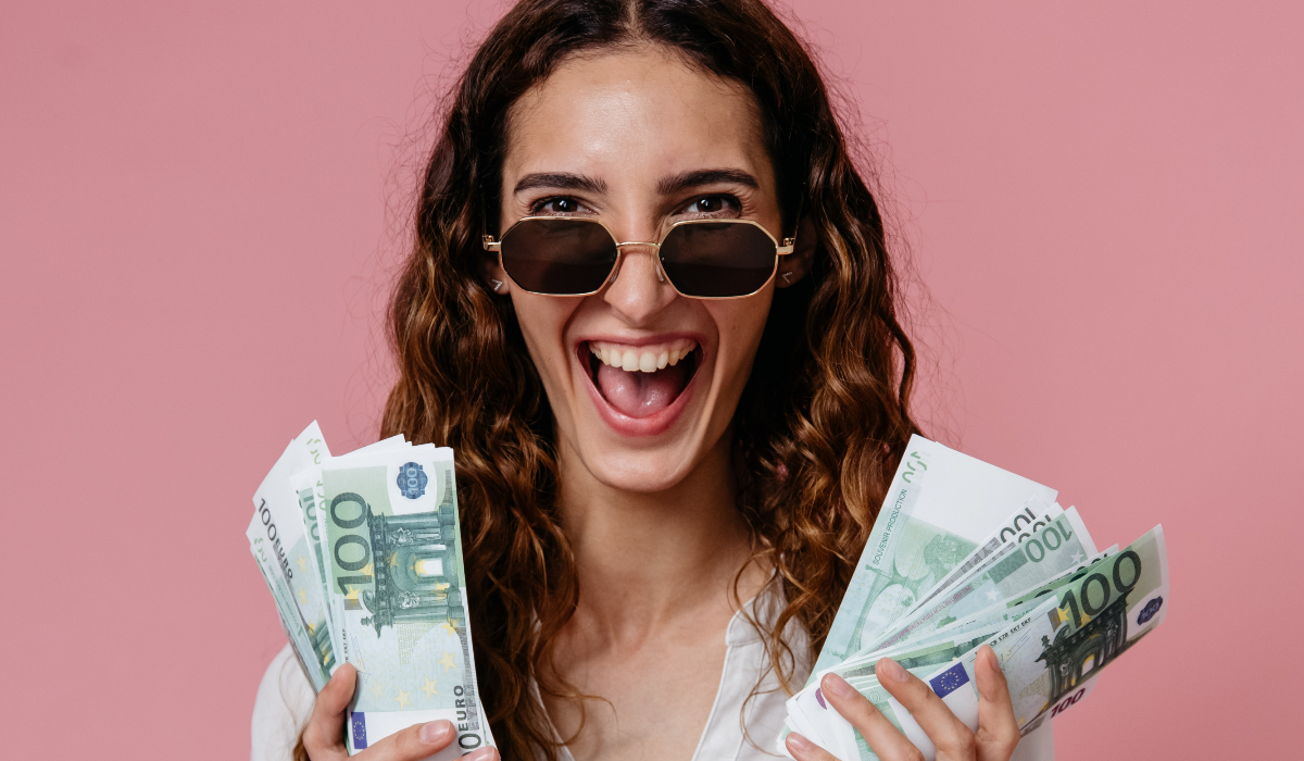 Imagine Stire Top 3 zodii cu noroc la bani. Parcă au magnet în buzunare, au șanse mari să ajungă bogați | 2review.ro