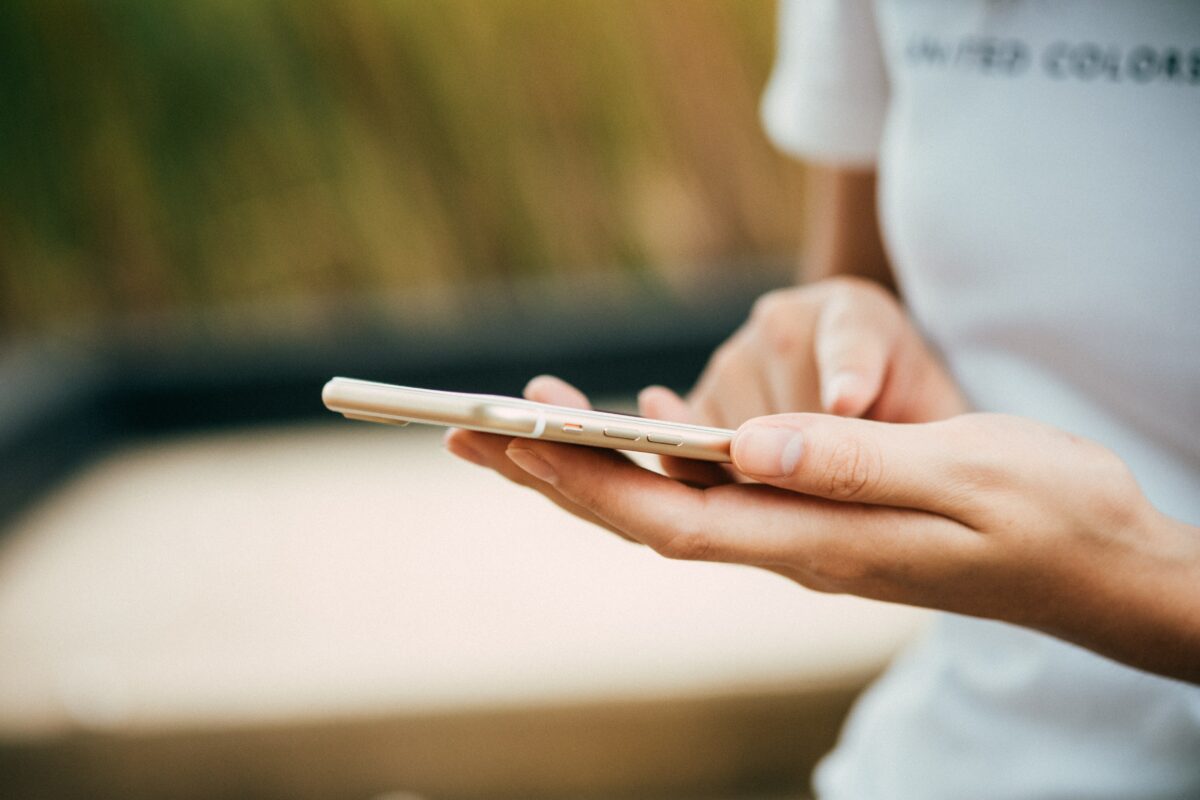 Noua escrocherie la telefon care a lovit România. Polițiștii trag un semnal de alarmă
