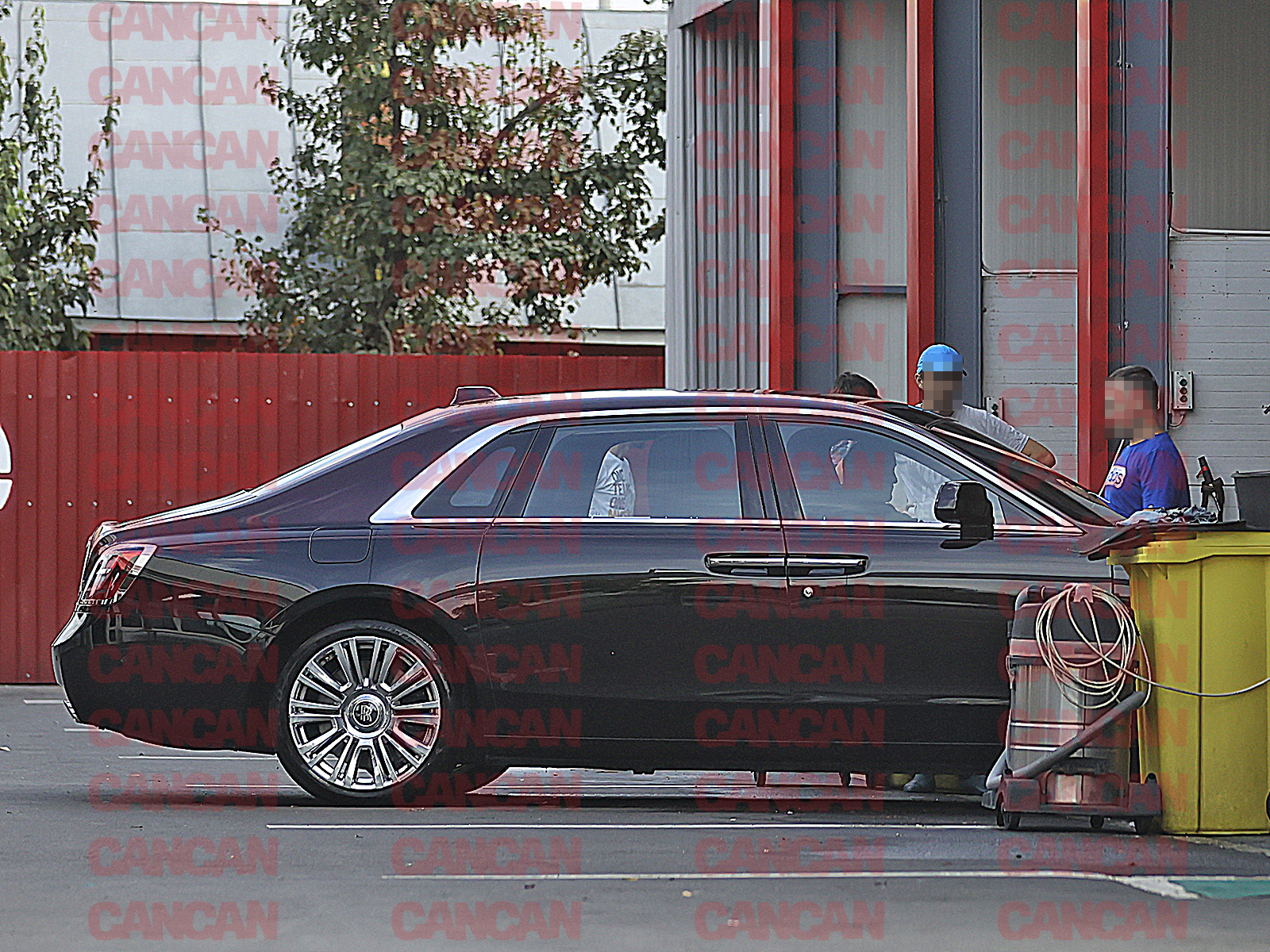 Angajații au intrat în 