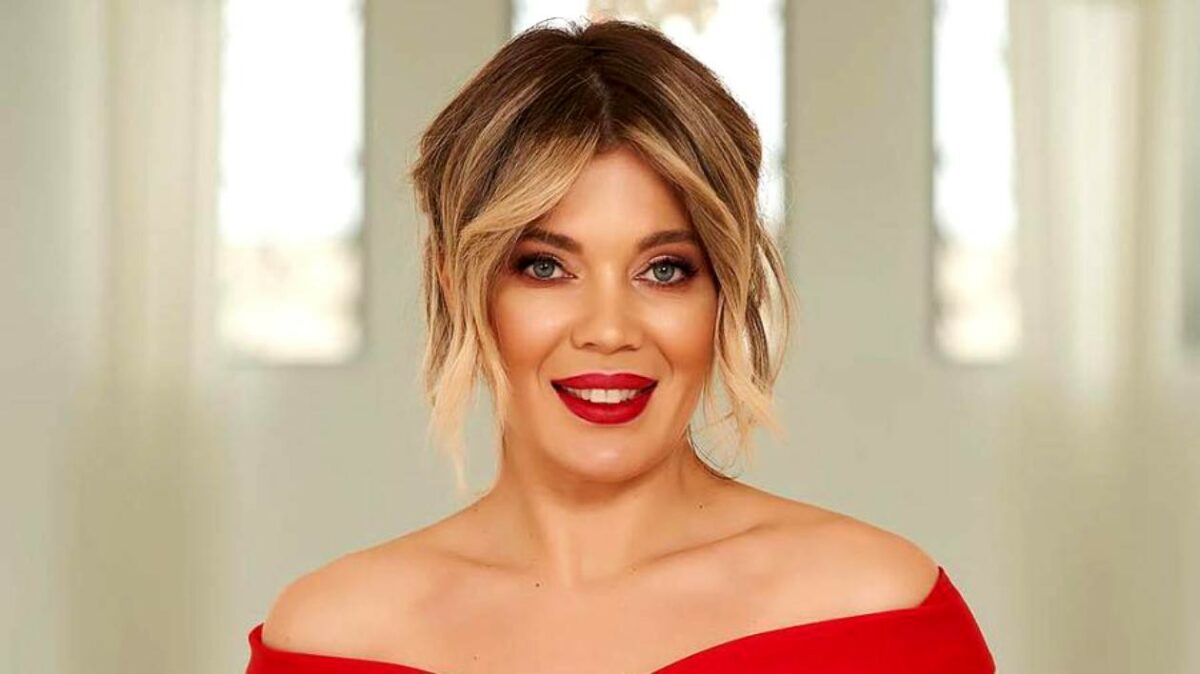 Imagine Stire Cum îl ațâță Gina Pistol pe Smiley: „Așa îl aștept pe soțul meu acasă”. Blonda s-a filmat în ipostaze incendiare | 2review.ro