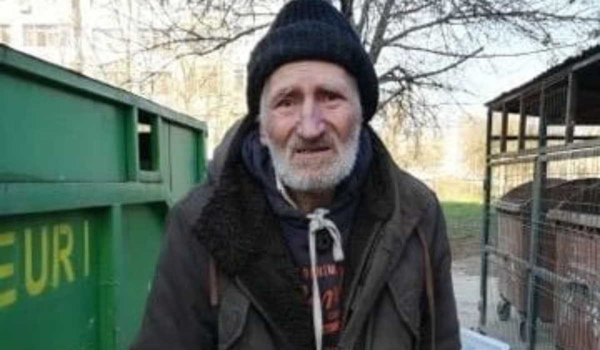 O gălățeancă a mers să arunce gunoiul și un bătrân i-a ieșit în cale. S-a speriat la început, dar povestea lui a făcut-o să tremure de emoție