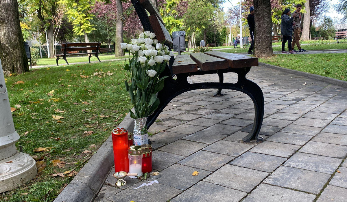 De ce boală suferea băiatul de 13 ani care a murit într-un parc în București. S-a stins în fața prietenilor de joacă