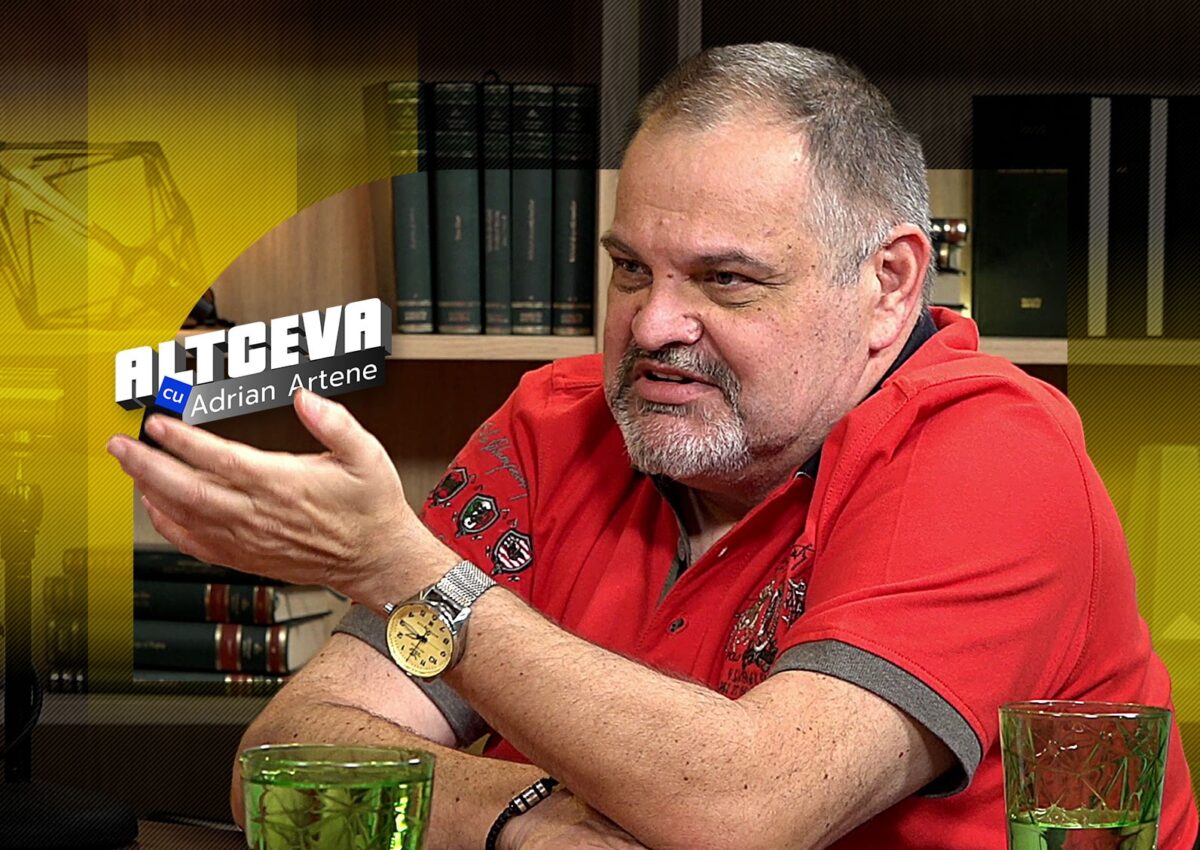Imagine Stire Scriitorul român cu cele mai vândute cărți din ultimul deceniu, patru ani pentru „Minciuna lui Michelangelo”: Igor Bergler: „Un cronicar al nesăbuinței” | 2review.ro