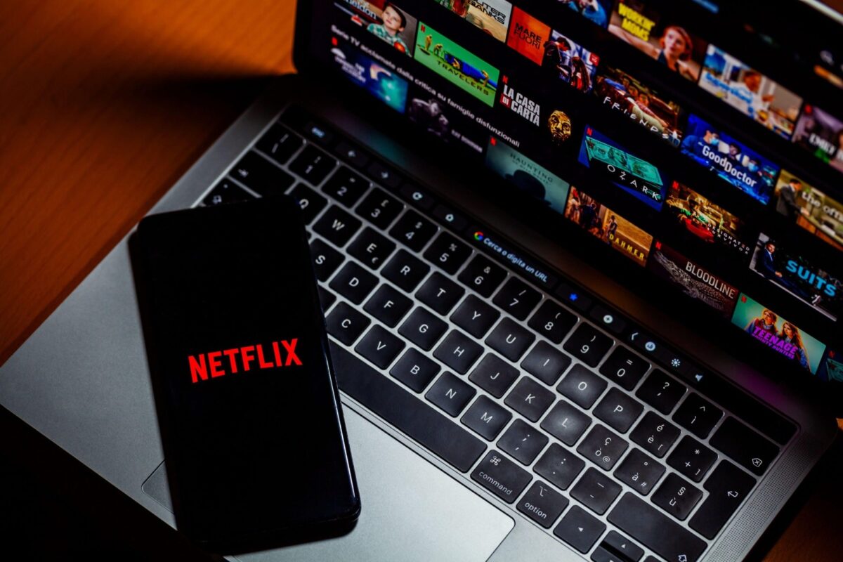 Serialul care a înnebunit planeta revine la Netflix România. Fanii din țara noastră îl vor urmări de la jumătatea lunii noiembrie