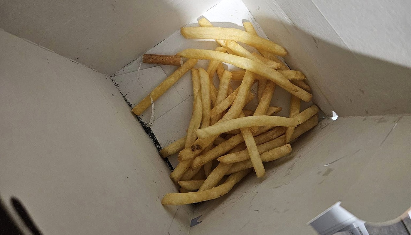 O jucărie "specială"! Ireal ce a găsit o mamă în meniul Happy Meal cumpărat de la McDonald's pentru fiul ei de 3 ani O jucărie "specială"! Ireal ce a găsit o mamă în meniul Happy Meal cumpărat de la McDonald's pentru fiul ei de 3 ani
