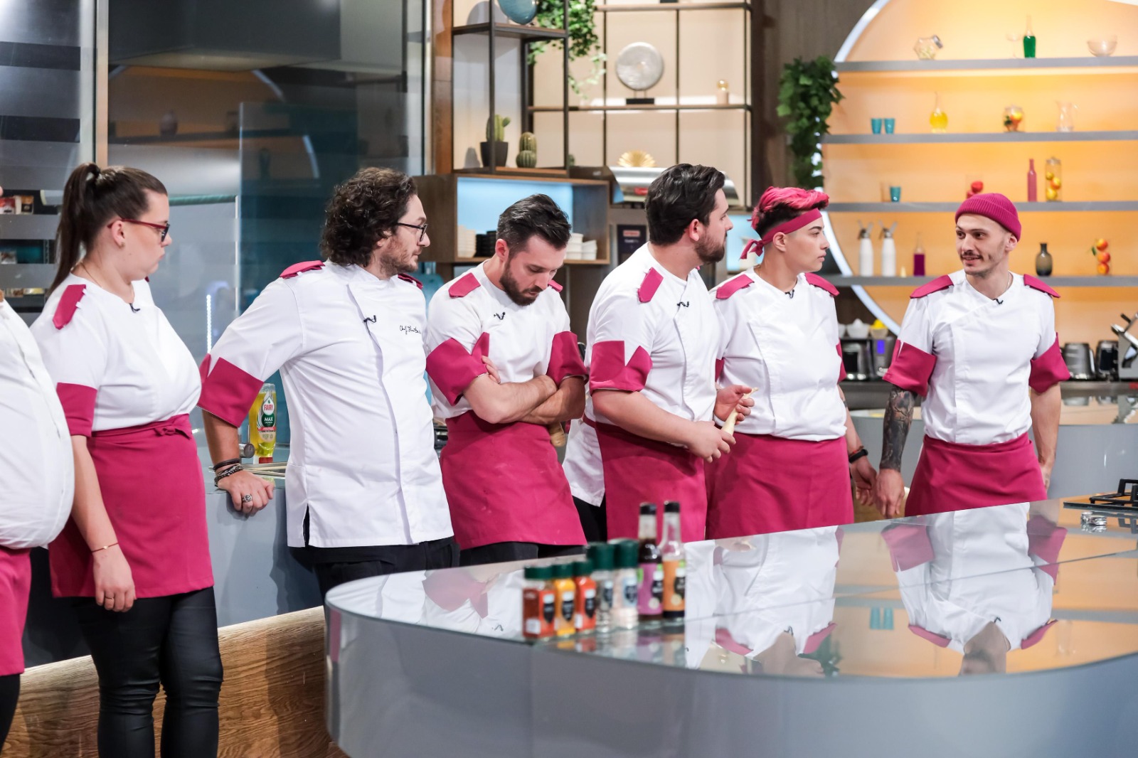 Ce secret ascunde Alex Bunea, concurentul de la Chefi la Cuțite salvat de două ori de la eliminare. Din ce își câștigă pâinea