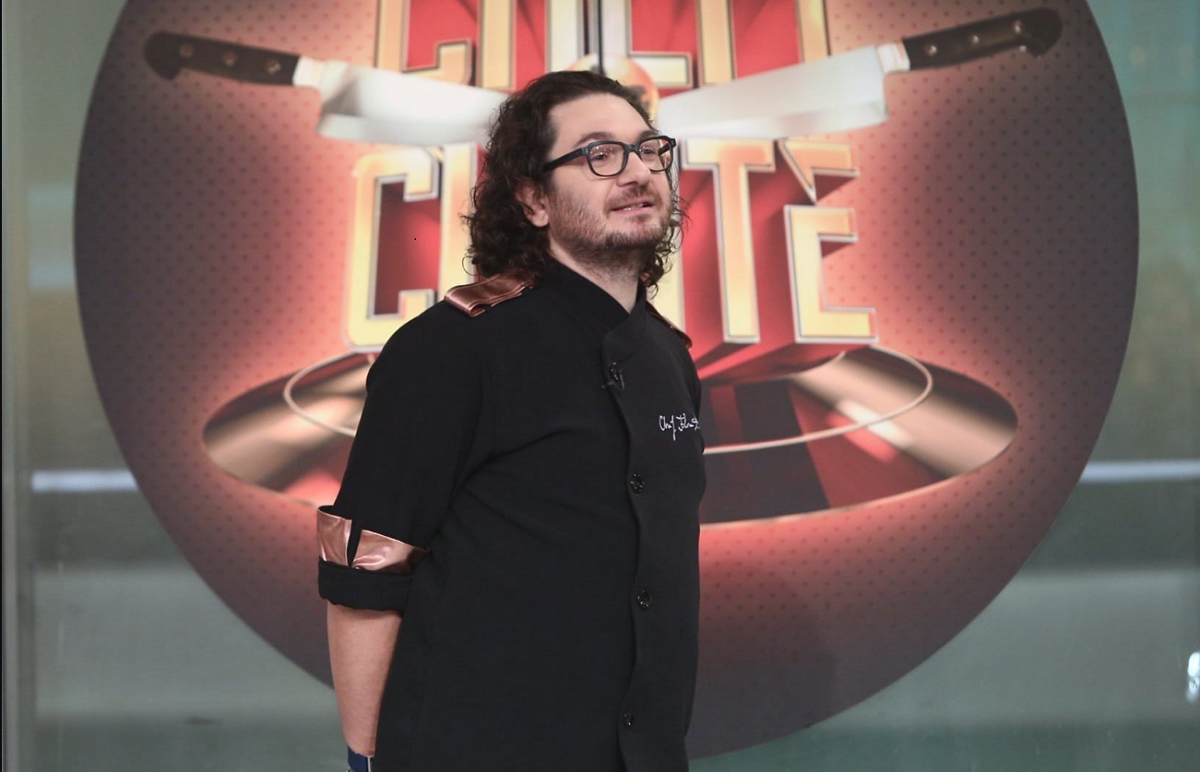 Imagine Stire Florin Dumitrescu, prima reacţie după ce a plecat de la Chefi la cuțite, alături de Sorin Bontea şi Cătălin Scărlătescu! Şoc la Antena 1 | 2review.ro