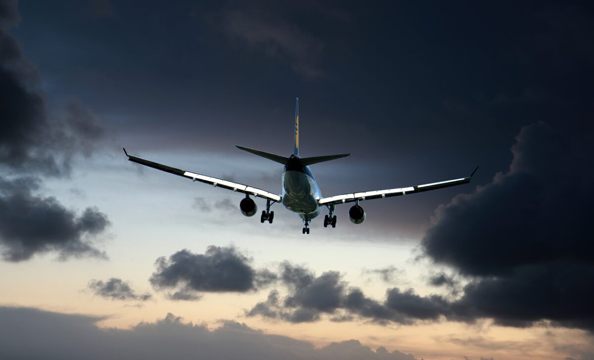 Un pilot aflat în timpul liber a încercat să prăbușească un avion cu 83 de pasageri. Ireal ce a urmat