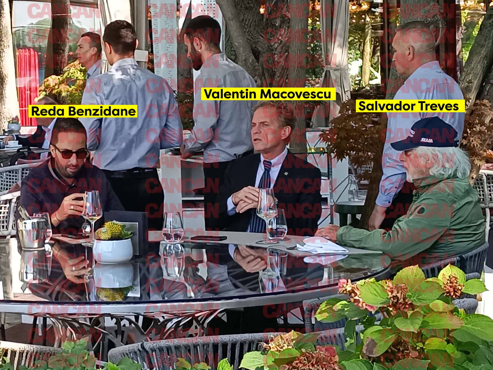 Reda Benzidane, Valentin Macovescu și Salvador Treves, la Casa di David, într-un moment de relaxare