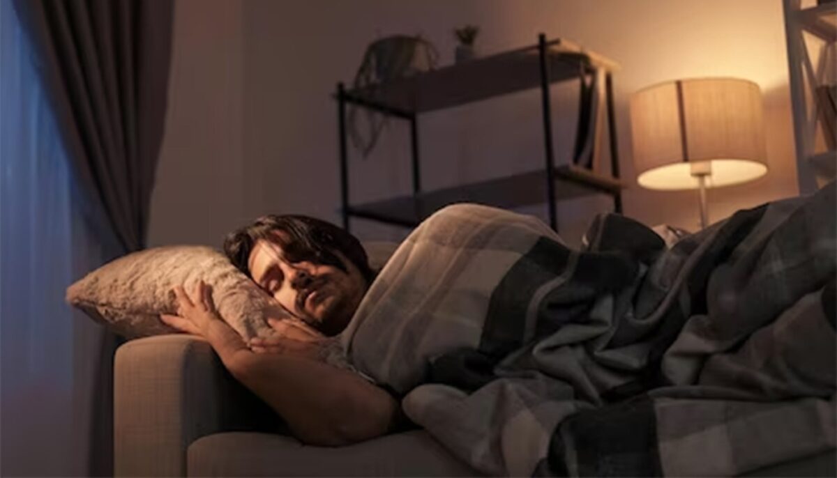 Imagine Stire Un hoț a ațipit chiar în timpul spargerii și l-a trezit pe proprietarul casei cu sforăitul lui. Ireal ce a urmat | 2review.ro