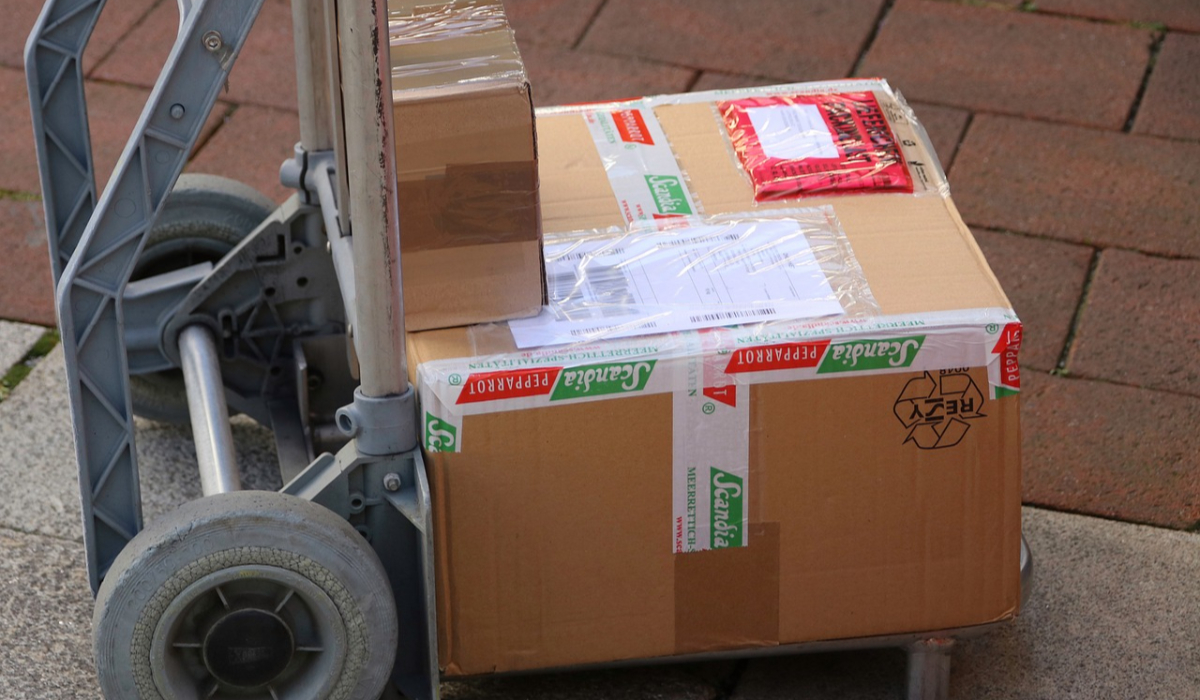 A comandat o cameră de supraveghere de pe TikTok și a înlemnit după ce a deschis pachetul. Pățania unui bărbat din Suceava