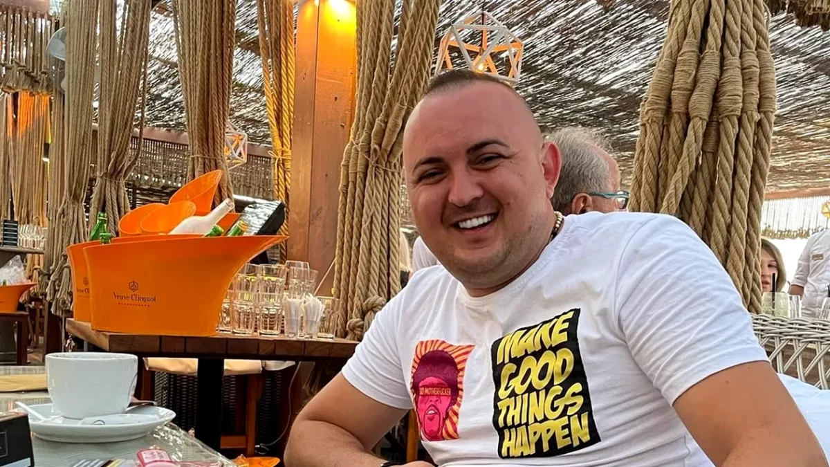 Imagine Stire Vasilică Ceterașu, acuzat că a hărțuit o femeie. Incidentul s-ar fi petrecut chiar în mașina artistului | 2review.ro