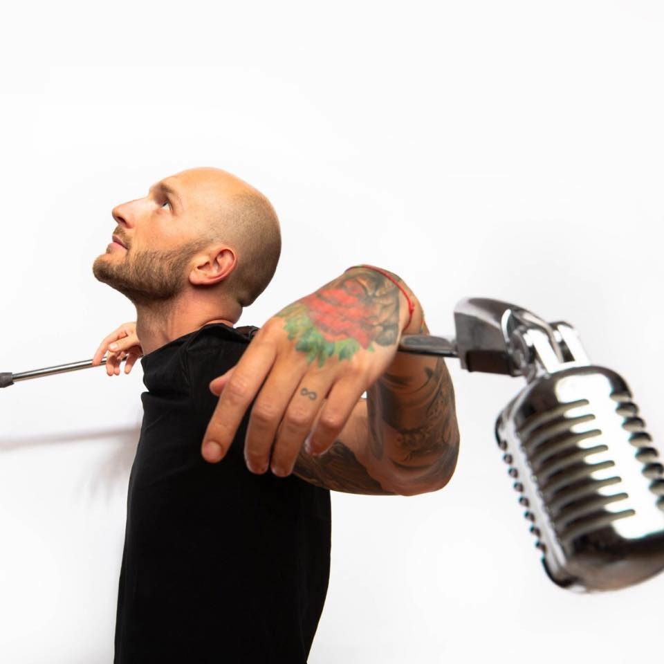 Imagine Stire Ce bătaie era să-și ia Cătălin Bordea! Comediantul a recunoscut că a fost la pas să fie lovit zdravăn de Leonard Doroftei | 2review.ro