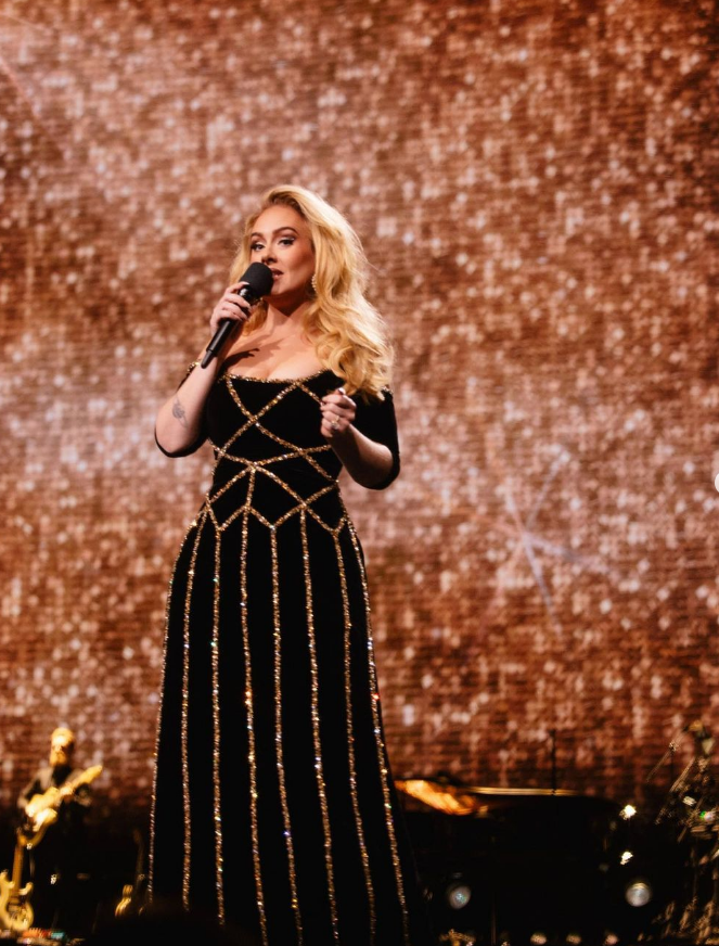 Adele, în timpul unui concert/ Sursa foto: Instagram