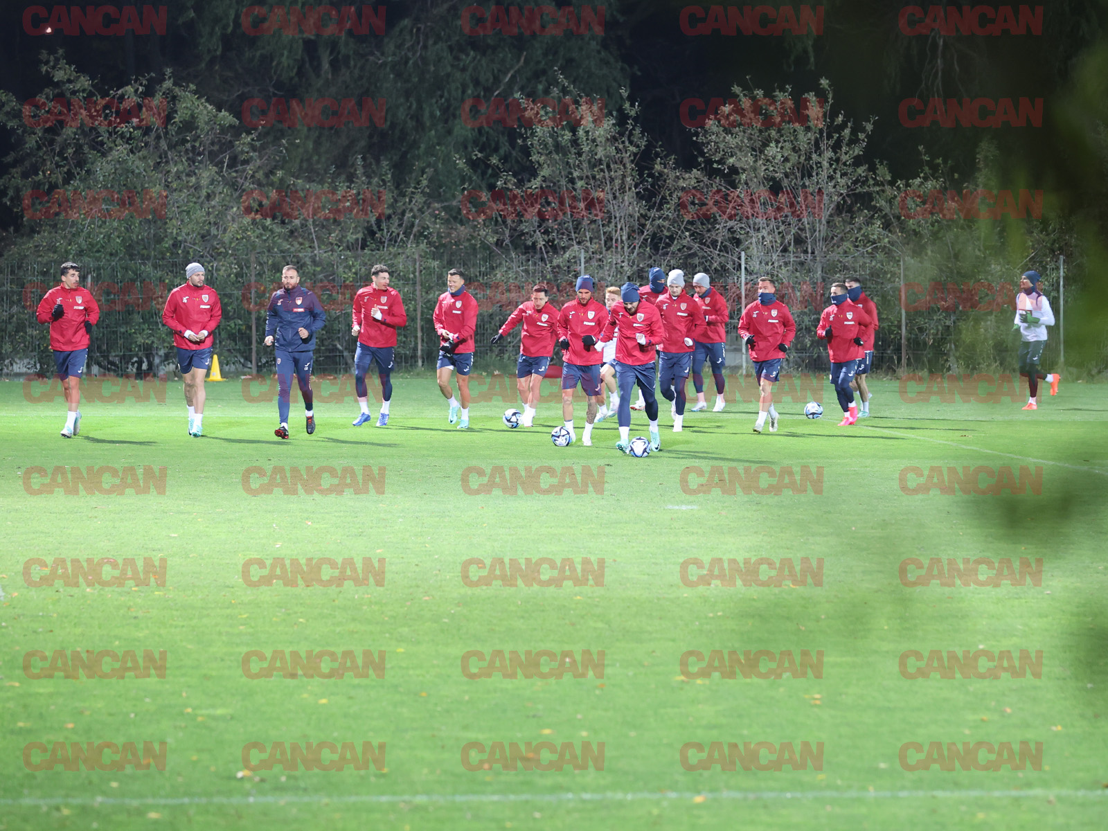 Jucătorii trag tare pentru a prinde un post de titular marți, cu Elveția