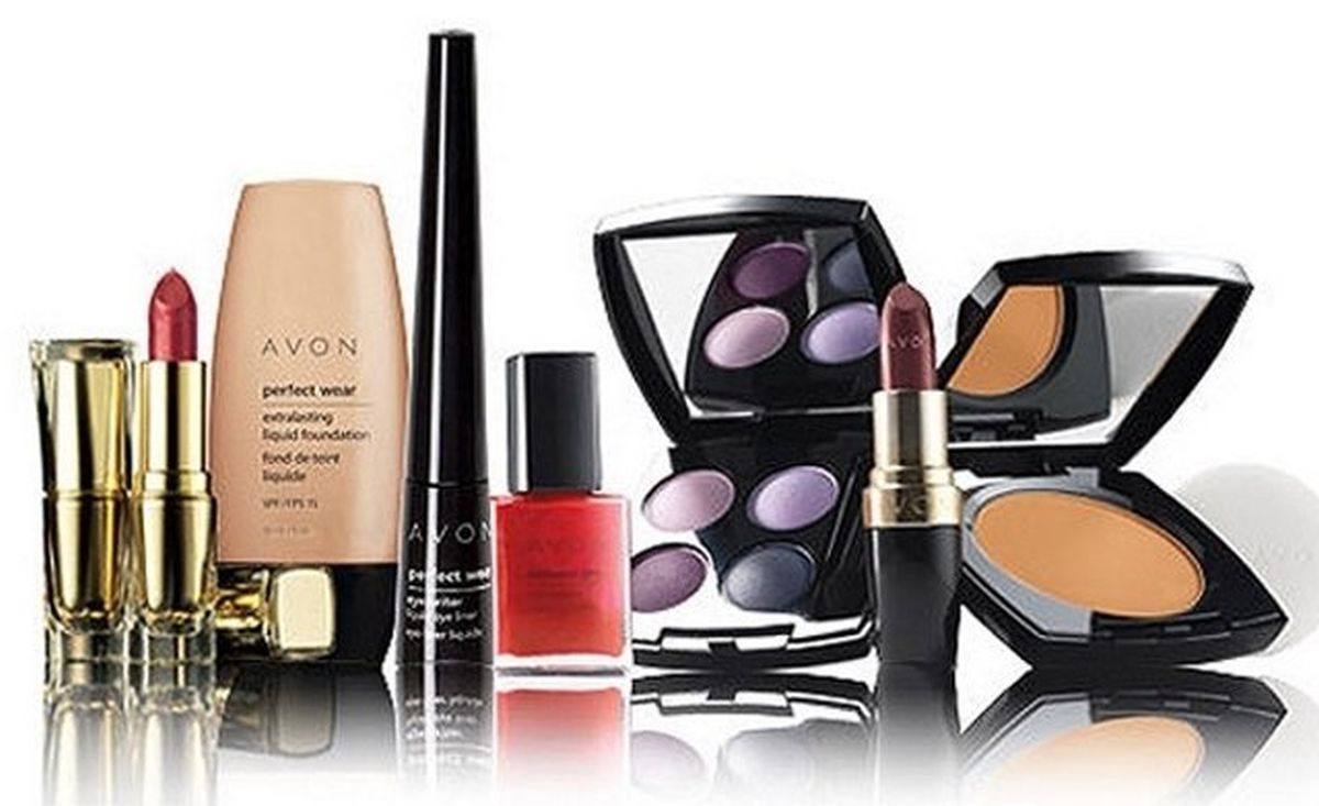 Lovitură pentru compania AVON Products! Clienții au fost anunțați deja că românca din fruntea firmei va demisiona