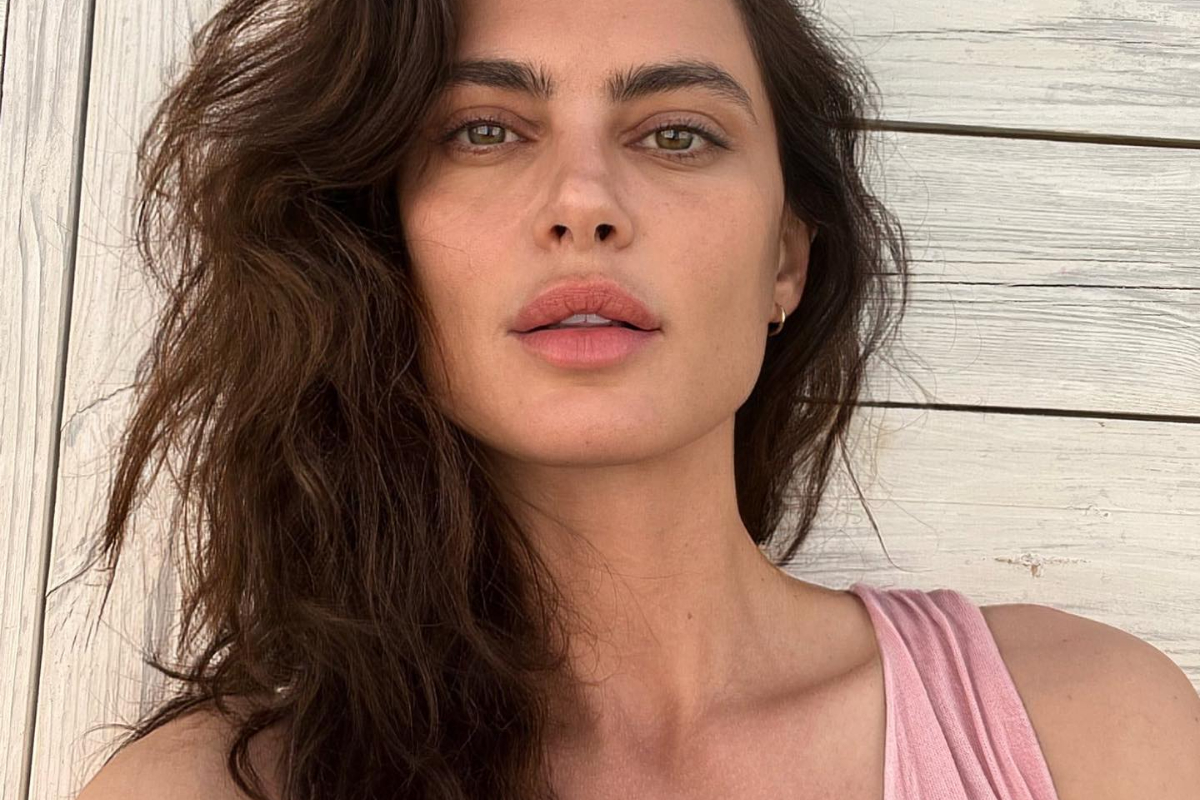 Imagine Stire Catrinel Menghia face spectacol, deși e însărcinată în șapte luni. A dansat cu burtica la vedere. „Bună dimineața!” | 2review.ro