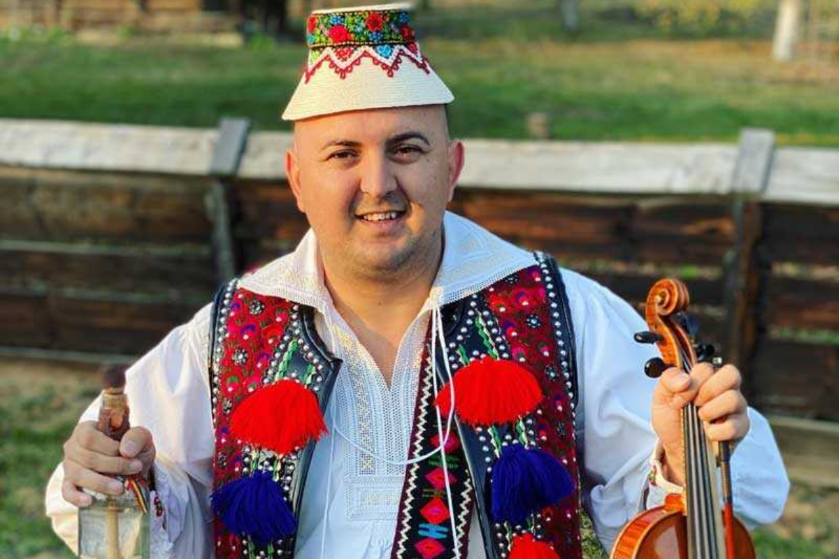 Imagine Stire Mărturia femeii care îl acuză de hărțuire pe Vasilică Ceterașu. „Mi-a tras fusta și a scos-o cu totul. A dat să scoată banii” | 2review.ro